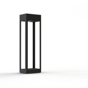 садовый светильник черного цвета с высоким алюминиевым корпусом