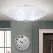 потолочный светильник с крупным складчатым тканевым куполом на хромированной основе