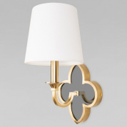 настенное бра с тканевым абажуром и элементами из латуни