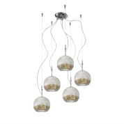 подвесной светильник с золотыми элементами