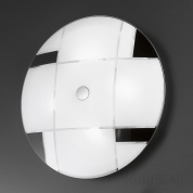 потолочный светильник с белым квадратным плафоном