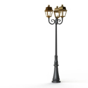 уличный фонарный столб с четырьмя рожками и латунной отделкой
