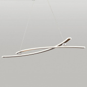 подвесной светильник с длинным изогнутым корпусом и равномерной светодиодной линией