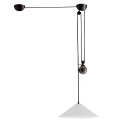 подвесной светильник с металлическим плафоном конической формы на подвижной штанге