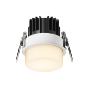 встраиваемый потолочный светильник белого цвета с матовым рассеивателем