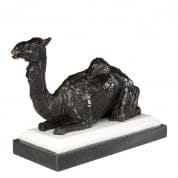 110085 Camel on marble base bronze highlight finish статуя Eichholtz
