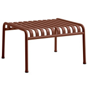 железно-красная оттоманка с металлической решётчатой конструкцией