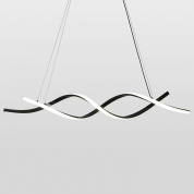 подвесной светильник с изогнутой конструкцией и кольцевыми элементами