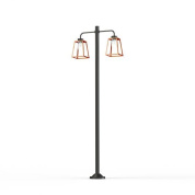 уличный фонарный столб с двумя плафонами в каркасе под медь