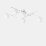 потолочный светильник с пятью источниками света на белой штанге