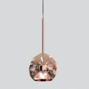подвесной светильник с янтарным шарообразным плафоном на подвесе