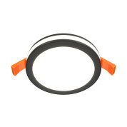 встраиваемый потолочный светильник черного цвета с утопленным источником света