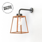 настенное бра медного оттенка с металлическим каркасом и прозрачным плафоном