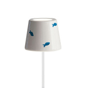 абажур белого цвета с синими декоративными элементами