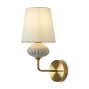 настенное бра с керамическим плафоном и латунным креплением