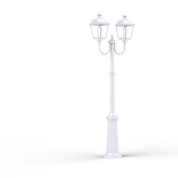 двухрожковый уличный фонарь на столбе с куполообразными плафонами белого цвета