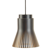 подвесной светильник с металлическим плафоном в виде решётки чёрного цвета