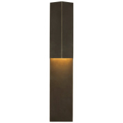 настенное бра с высоким узким корпусом и вертикальной щелью подсветки