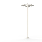 двухрожковый фонарный уличный столб с прозрачными плафонами и белой стойкой