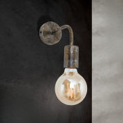 одноламповое настенное бра в ретро-стиле с открытой лампой на изогнутом металлическом кронштейне