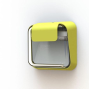 ориентирующий настенный светильник с квадратным корпусом жёлтого цвета