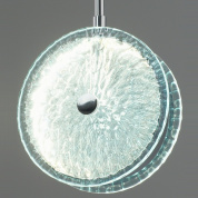 подвесной светильник с зеркальным плафоном голубого цвета