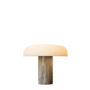 настольная лампа с полусферическим плафоном в светло-бежевом оттенке