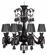 подвесная люстра с черными тканевыми абажурами и подвесками