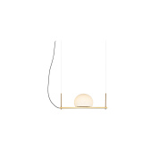 подвесной светильник с матовым шарообразным плафоном на тонком подвесе