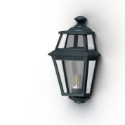 настенный уличный фонарь с металлическим корпусом и прозрачными стёклами