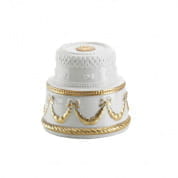 Chantilly two tier cake scented candle - white & gold ароматическая свеча, Villari