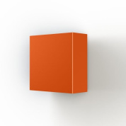 настенный светильник кубической формы оранжевого цвета