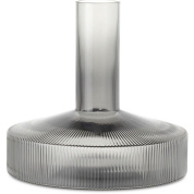 стеклянный графин для вина с цилиндрическим корпусом из тонированного стекла