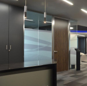 одиночный подвесной светильник с цилиндрическим корпусом и направленным вниз светом