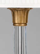 настольная лампа-колонна из стекла с латунным декором