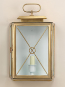 настенный фонарь прямоугольной формы с латунным корпусом и стеклянными стенками