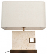 настольная лампа с прямоугольным абажуром и деревянным основанием