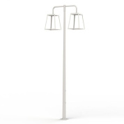 уличный фонарный столб белого цвета с четырьмя плафонами