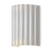 настенный светильник с волнообразным корпусом и матовой белой поверхностью