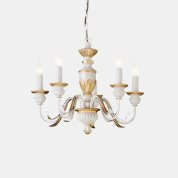 потолочная люстра с пятью рожками и фарфоровыми плафонами в стиле неоклассика