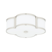 встраиваемый потолочный светильник с белым корпусом и стеклянным рассеивателем