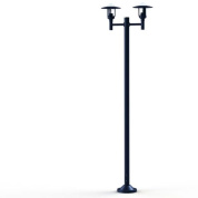 уличный фонарный столб синего цвета с тремя плафонами