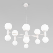 подвесная люстра с множеством шарообразных стеклянных плафонов на горизонтальных штангах