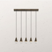 линейная люстра с пятью металлическими плафонами в индустриальном стиле