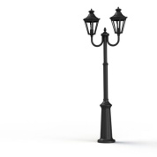 уличный фонарный столб с тремя плафонами черного цвета