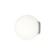 настенный светильник с матовым плафоном белого цвета