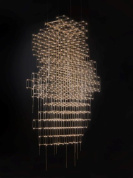 подвесная люстра с каскадной композицией из множества световых элементов