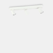 трехламповый потолочный спот белого цвета с направляемыми головками