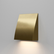 настенный светильник для лестниц с наклонным металлическим корпусом направленного вниз света