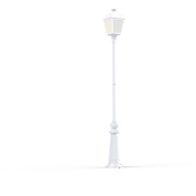 уличный фонарь на белой опоре с прозрачным плафоном